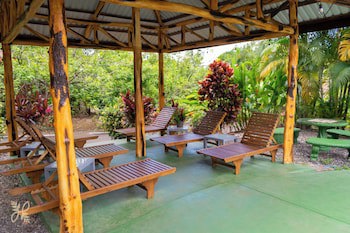 Hotel Heliconias Nature Inn & Hot Springs