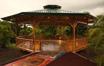 Hotel Heliconias Nature Inn & Hot Springs