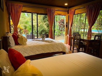 Hotel Heliconias Nature Inn & Hot Springs