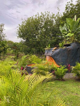 Hotel Heliconias Nature Inn & Hot Springs