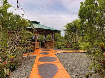 Hotel Heliconias Nature Inn & Hot Springs
