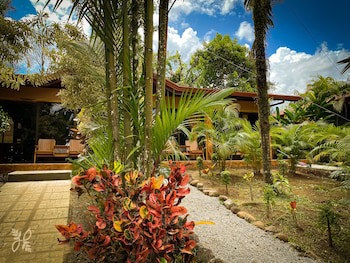 Hotel Heliconias Nature Inn & Hot Springs