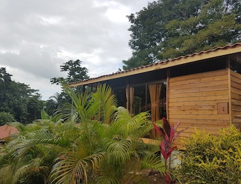 Hotel Heliconias Nature Inn & Hot Springs