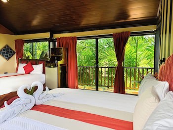 Hotel Heliconias Nature Inn & Hot Springs