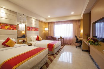 Dolphin Hotel
