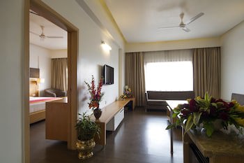 Dolphin Hotel