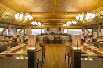Dolphin Hotel