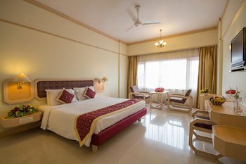 Dolphin Hotel