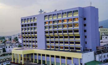 Dolphin Hotel