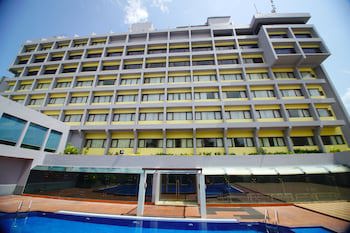 Dolphin Hotel