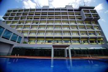 Dolphin Hotel
