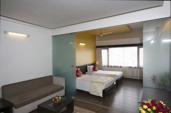 Dolphin Hotel