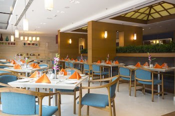 Dolphin Hotel
