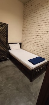 The Explorers Guesthouse And Hostel