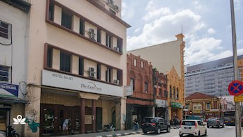 The Explorers Guesthouse And Hostel