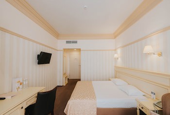 Premier Geneva Hotel