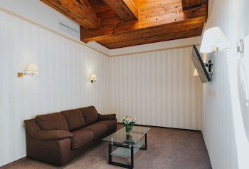 Premier Geneva Hotel