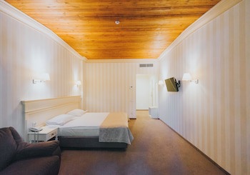 Premier Geneva Hotel
