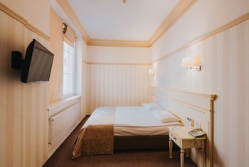 Premier Geneva Hotel