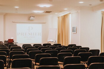 Premier Geneva Hotel