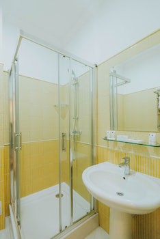 Premier Geneva Hotel