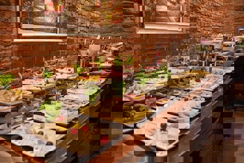 Grand Aras Hotel & Suites