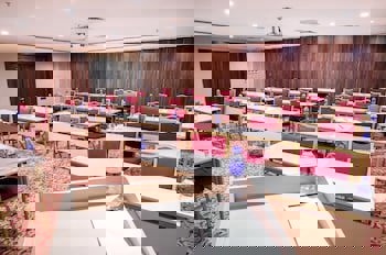 Grand Aras Hotel & Suites