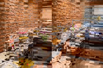 Grand Aras Hotel & Suites