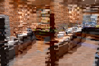 Grand Aras Hotel & Suites