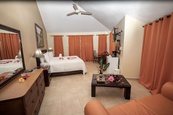 Jarabacoa River Club