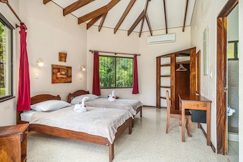 Guacamaya Lodge