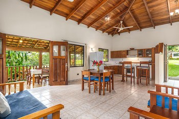 Guacamaya Lodge