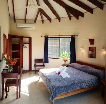 Guacamaya Lodge