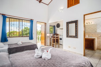 Guacamaya Lodge
