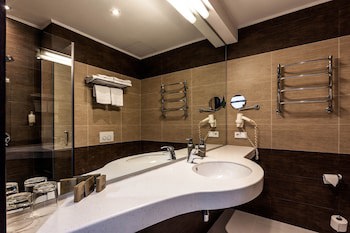 Rius Hotel Lviv