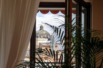 Rius Hotel Lviv