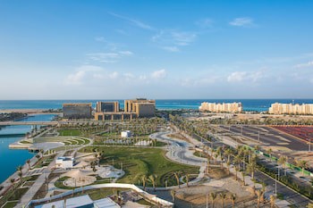 Bay La Sun Hotel & Marina