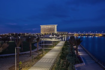 Bay La Sun Hotel & Marina