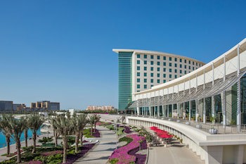 Bay La Sun Hotel & Marina