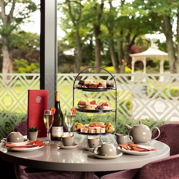 Carlton Hotel