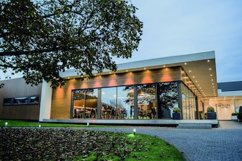 Carlton Hotel