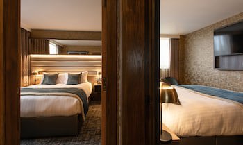 Carlton Hotel