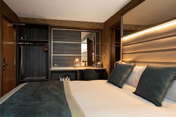 Carlton Hotel