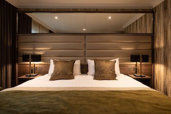 Carlton Hotel