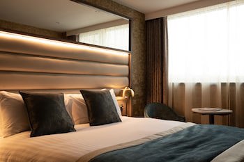 Carlton Hotel