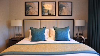 Carlton Hotel