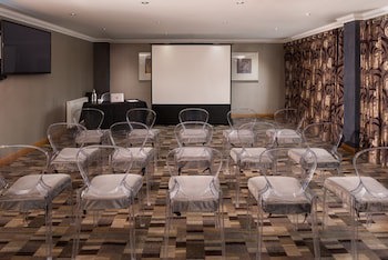 Carlton Hotel
