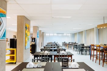 Cris Hotel
