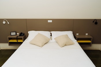 Cris Hotel
