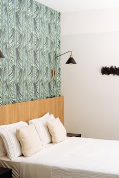 Cris Hotel